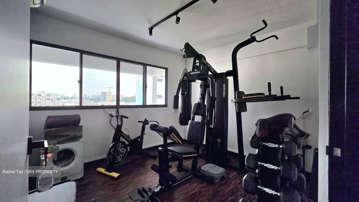 Blk 330 Bukit Batok Street 33 (Bukit Batok), HDB Executive #558405071